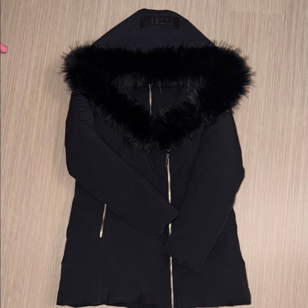 RUDSAK Women's Black Puffer Coat with Fur Trim